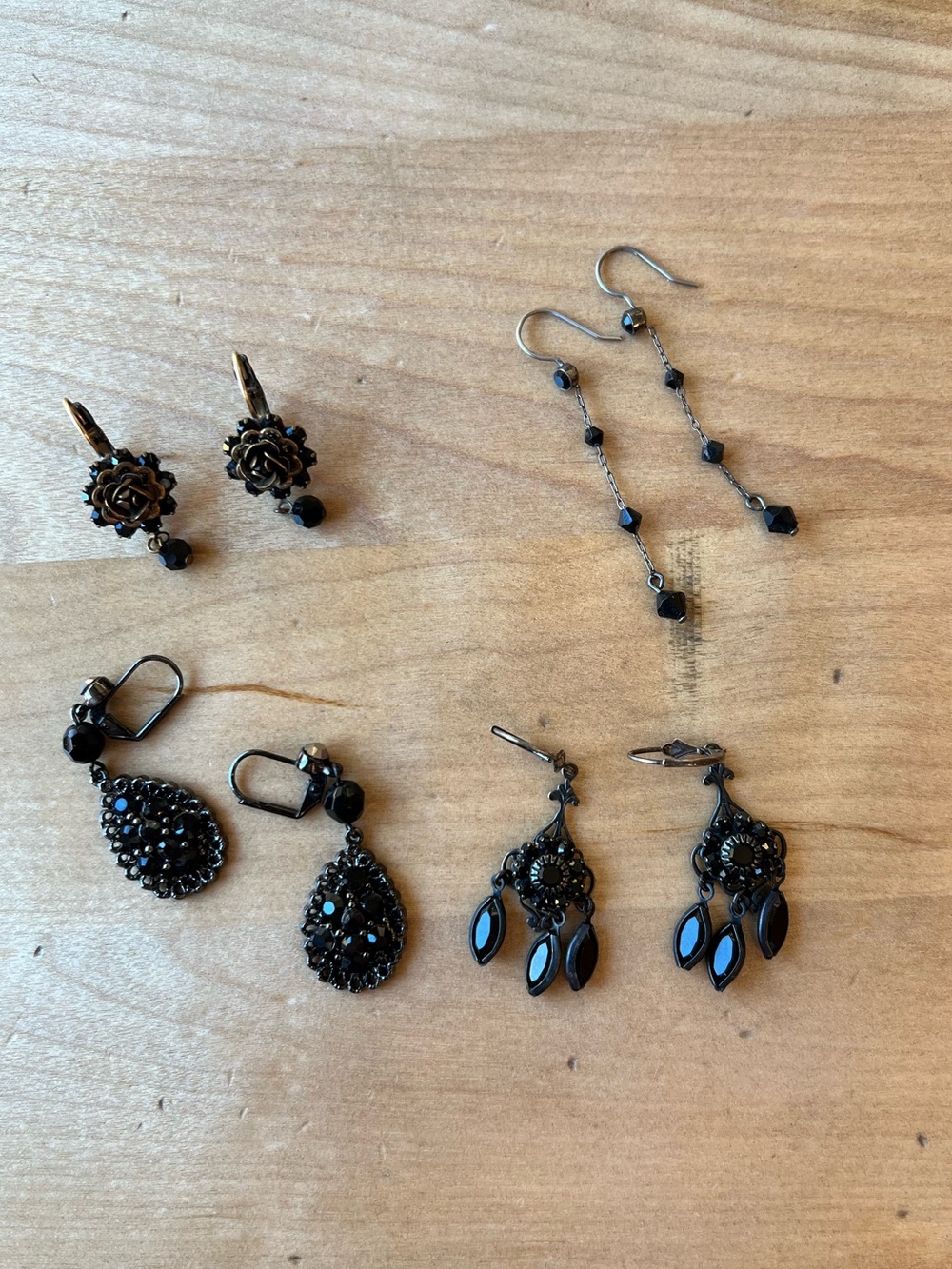 Black Vintage-Style Dangle Earrings Set of 4